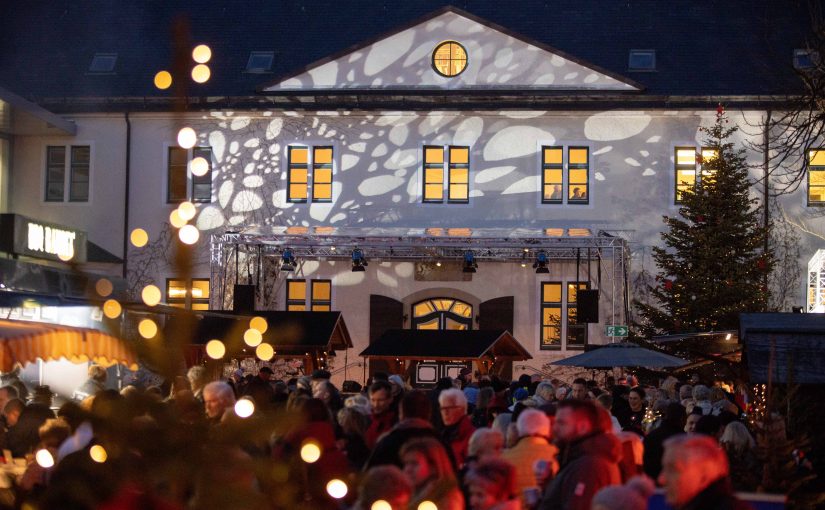 Weihnachtszauber pur: Das Winterliche Schlossvergnügen findet am vierten Advent auf Schloss Benkhausen statt. (Foto: Gauselmann)