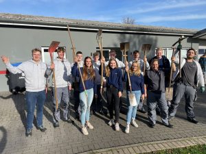 Gärtnern für den guten Zweck am Social Day: technotrans-Azubis unterstützen Freckenhorster Werkstätten (Foto: technotrans SE)