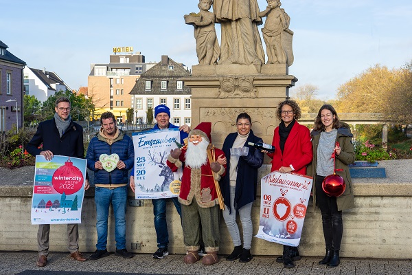 (v.l.): Ingo Niehaus (EWG), Sven Benning (Innenstadtvergnügen), Christian Lücke (Emszauber), Emily Wegener (Glühweinpyramide), Anja Ohlrogge (RTV), Marike Thien (RheineMarketing) (Foto: EWG)