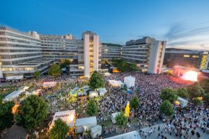 Im Jahr 2022 besuchten rund 18.000 Menschen das Campus Festival Bielefeld, die wahrscheinlich größte Campus-Party der Republik. (Foto: Bielefeld Marketing GmbH)