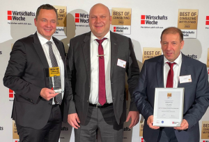 von links nach rechts: Dr. Axel Tomme und Renzo Attaro von der CONCEPT AG und Roman Kühnlein von der Altendorf Group (Foto: Altendorf Group)