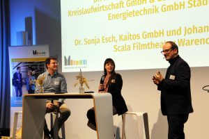 In kurzen Talkrunden wurden die Erfolge der Förderprojekte vertieft. Talkrunde mit Nachfolger und Unternehmerin (Foto: Münsterland e.V.)