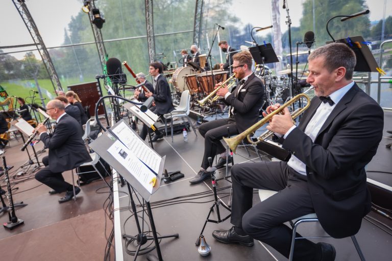 Mit mehreren Auftritten sind die Bielefelder Philharmoniker auch in diesem Jahr wieder die Hauptakteure von „vielHarmonie“ im Bürgerpark. (Foto: Sarah Jonek)
