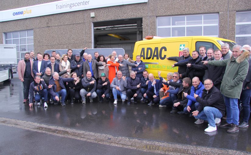Die Partner im ADAC-Truckservice Leuchtturmnetz wurden speziell zertifiziert, um Elektro-Nutzfahrzeugen sicher und fachgerecht nach einer Panne zu helfen, sie aber auch zu bergen und abzuschleppen. (Foto: ADAC Truckservice)