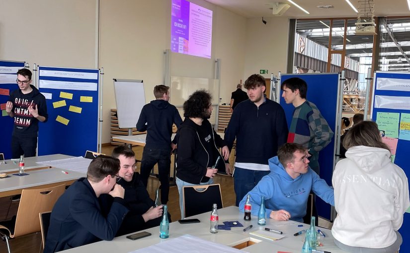 Beim Workshop „Ich mische miT“ entwickelten die Studierenden Verbesserungen und Lösungen rund um die Internationalisierung ihrer Studiengänge. (Foto: Hochschule Osnabrück)