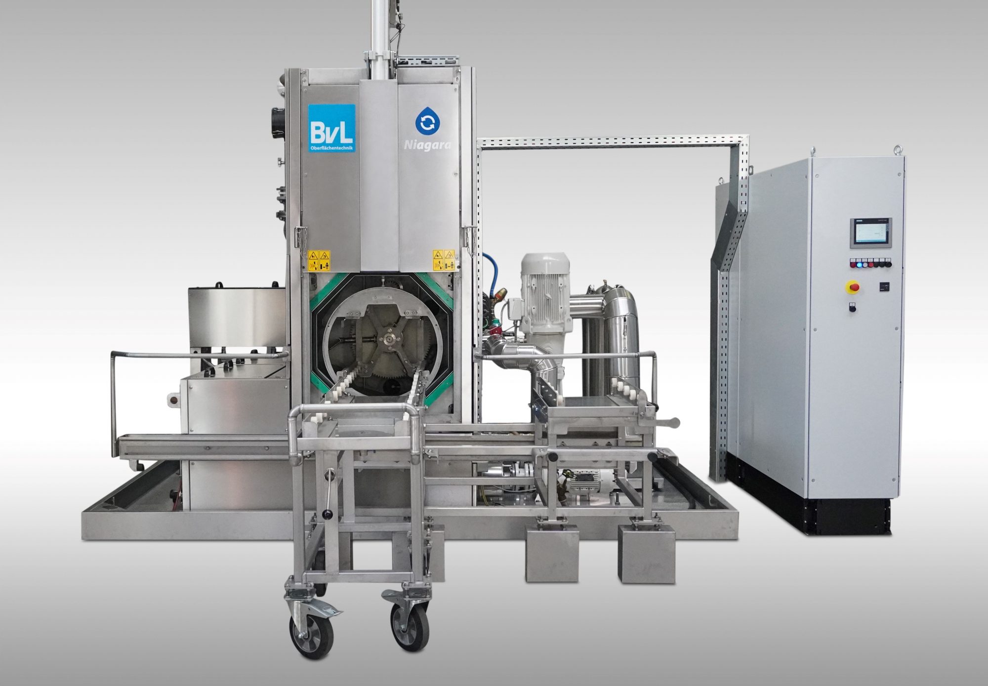 Leistungsstarke BvL-Standardreinigungsanlage Niagara mit unkompliziertem Handling für einen sicheren und schnellen Arbeitsablauf. (Foto: BvL Oberflächentechnik GmbH)
