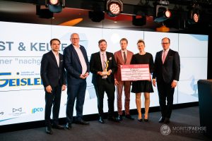 Jury-Mitglied Mark Rauschen, Jury-Mitglied Prof. Heiko Hellwege, Award-Gewinner 2021 Jens Geisler, WJ-Kreissprecher 2021 Julian Hügelmeyer, WJ-Vorstandsmitglied 2021 Elisabeth Greve, Jury-Mitglied Uwe Goebel (Foto: Wirtschaftsjunioren Osnabrück)