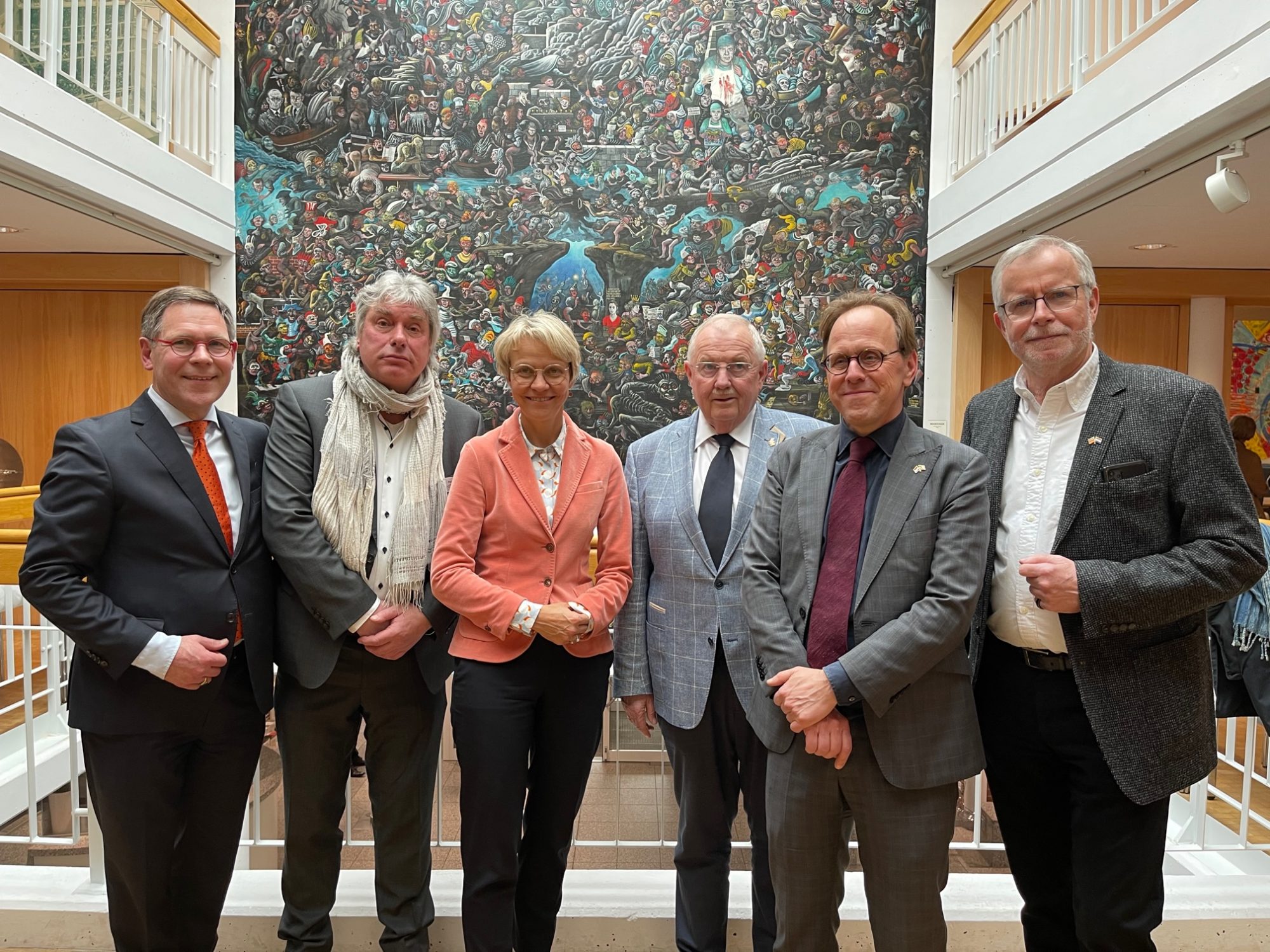 v.l. Geschäftsführer Servaas van der Avoort, Paul Abels, Vorsitzende Dorothee Feller, Prof. Dr. med. Rudolf Mennigen, Prof. Dr. Jacco Pekelder und Wieland Pieper. (Foto: Birgit van der Avoort)
