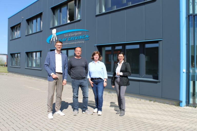 v.l.n.r. Ingo Niehaus, Olaf Grevinga, Christa Grevinga, Gisela Horstmann beim Unternehmensgespräch (Foto: EWG für Rheine mbH)