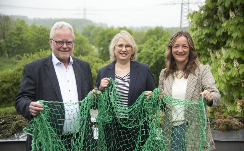 WIGOS-Geschäftsführer Siegfried Averhage, MINT-Koordinatorin Anke Kellermeier und Sandra Schürmann, Leiterin des WIGOS-Fachkräftebüros (v.li.), freuen sich auf einen anregenden MINT-Fachtag mit vielen Impulsen und neuen Vernetzungen. (Foto: Uwe Lewandowski)