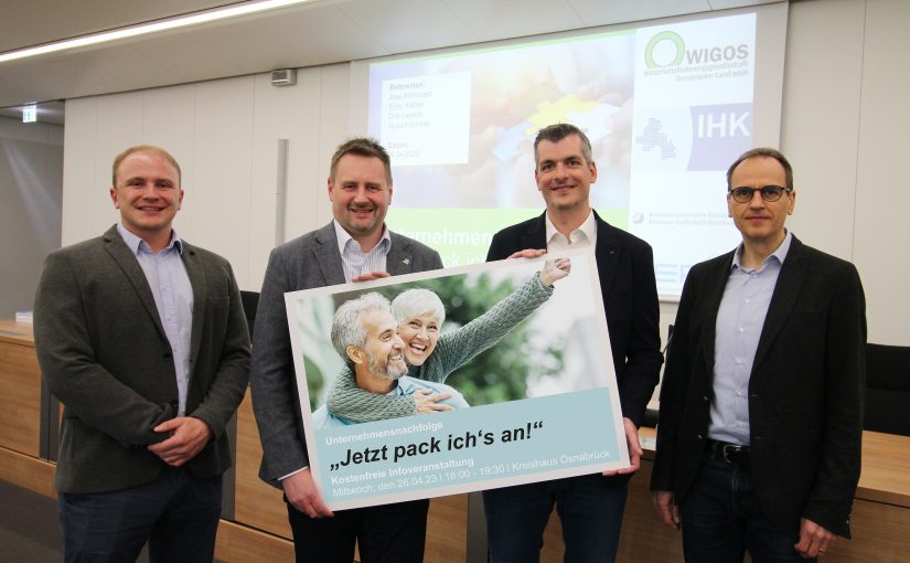 Die Referenten Hubert Winkler (v.li.), Axel Kolhosser (WIGOS-UnternehmensService), Dirk Lebeda (Handwerkskammer) und Enno Kähler (Indust-rie- und Handelskammer) freuten sich über die große Resonanz beim Nachfolgetag im Kreishaus. (Foto: Eckhard Wiebrock)