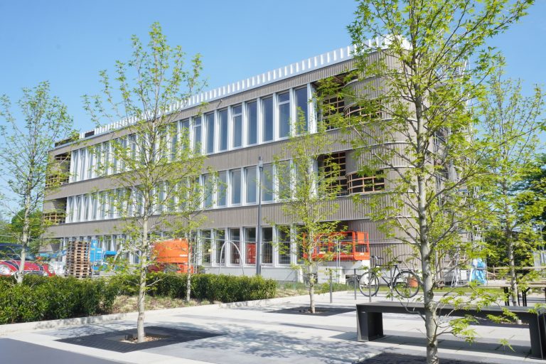 Das KreativInstitut.OWL ist bundesweit einmalig, da im Rahmen dieser Einrichtung kreativ-schöpferische Fähigkeiten verschiedener Disziplinen vereint werden. Das Gebäude soll bis Spätsommer 2023 fertiggestellt werden. (Foto: TH OWL)