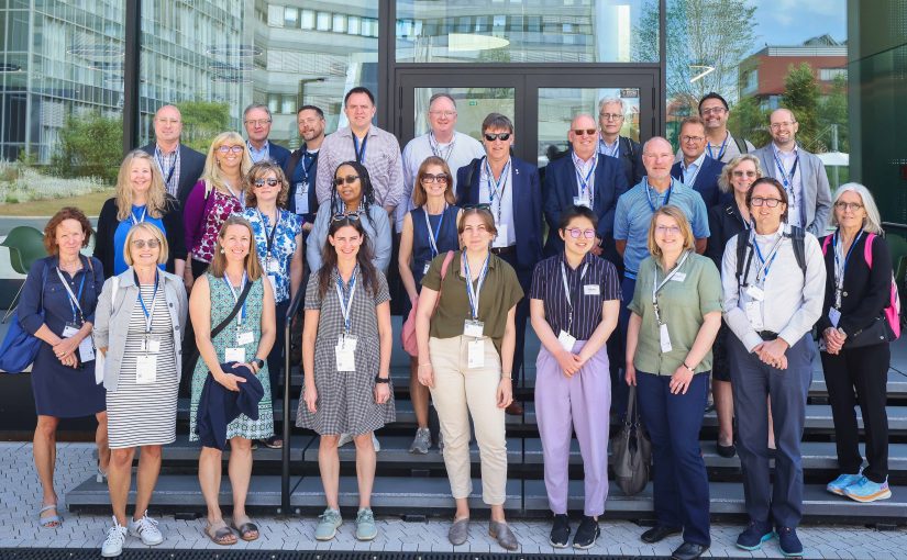21 Vertreterinnen und Vertreter amerikanischer und kanadischer Hochschulen informierten sich auf Einladung des DAAD Büros New York über das deutsche Hochschulsystem. (Foto: S. Jonek/HSBI)