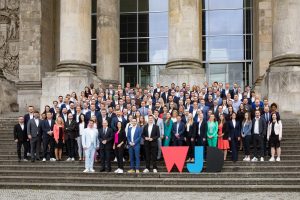 Die junge Wirtschaft beim Know-how-Transfer mit Bundeskanzler Olaf Scholz in Berlin (Copyright: WJD/Jana Legler)