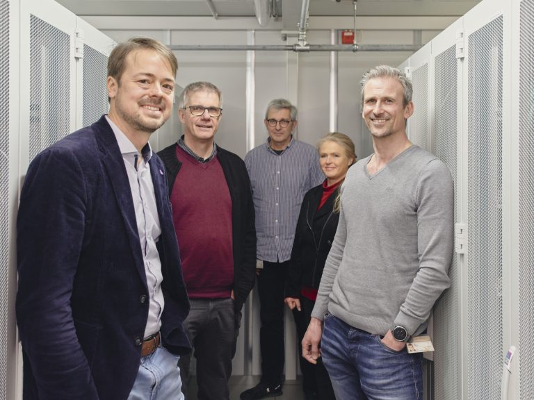 Der fünfköpfige Vorstand des IDaS v.l.n.r.: Prof. Dr. Ing. Christian Schwede, Vorstandssprecher Prof. Dr. Ing. Hans-Brandt-Pook, Prof. Dr. phil. Dipl. Math. Bernhard Bachmann, Prof. Dr. Ing. Grit Behrens, Prof. Dr. Ing. Martin Kohlhase. (Foto: K. Starodubskij/HSBI)