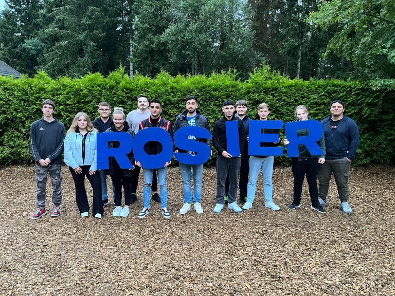 Zwölf junge Nachwuchskräfte sind bei Rosier ins Berufsleben gestartet. (Foto: Autohaus Heinrich Rosier GmbH)