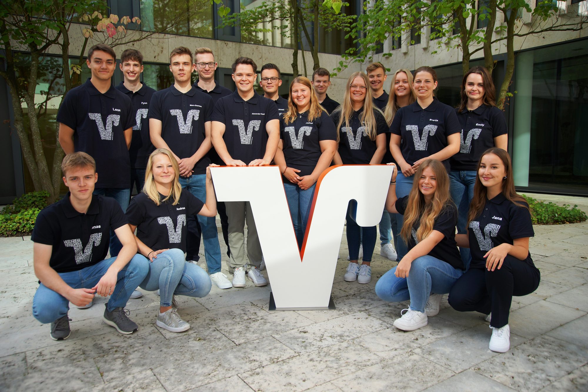 Die neuen Nachwuchskräfte der Volksbank Bielefeld-Gütersloh (Foto: Volksbank Bielefeld-Gütersloh)