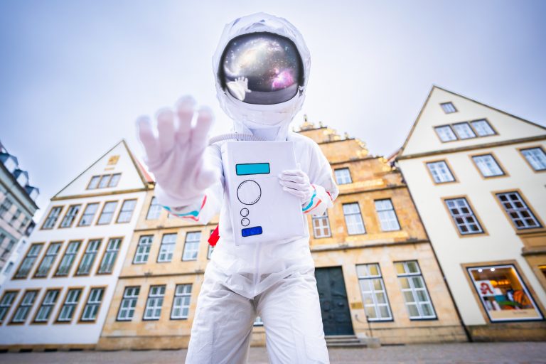 „Von Bielefeld aus das All erforschen: das können Kinder und Jugendliche in den kostenlosen COSMOlabs der Wissenswerkstadt.“ (Foto: Bielefeld Marketing/ Wissenswerkstadt)