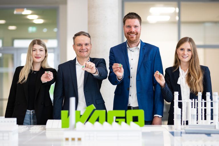 von links: Sina-Marie Kluß, Karsten Stoll, Tobias Lehmann, Mareike Beimstroh (Foto: WAGO)