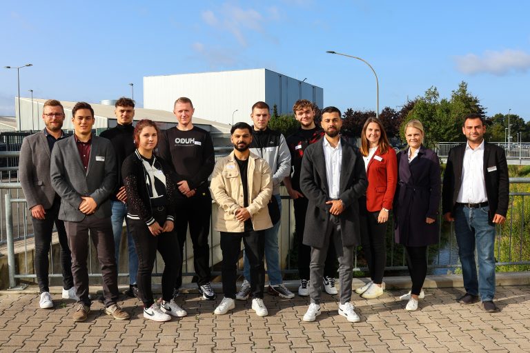 Das Ausbildungsteam der Gauselmann Gruppe begrüßt die neuen Azubis zum Start in der Unternehmensgruppe. (Foto: Gauselmann)