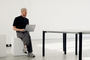 Heterogene Stationen des Menschen und seiner Kunst: Oberösterreich – Linz – Wien…Glasgow – New York – Tokio – Seoul – Berlin. (Foto: P. Pollmeier/HSBI)