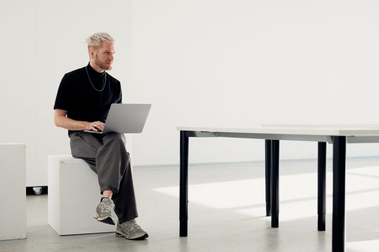 Heterogene Stationen des Menschen und seiner Kunst: Oberösterreich – Linz – Wien…Glasgow – New York – Tokio – Seoul – Berlin. (Foto: P. Pollmeier/HSBI)