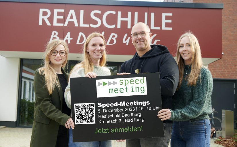 Freuen sich auf erfolgreiche Speed-Meetings in Bad Iburg (v.li): Annika Schütte (MaßArbeit), Verena Fehrlage und Sebastian Gottlöber (Realschule Bad Iburg) und Carolin Pieper (MaßArbeit). (Foto: Uwe Lewandowski / MaßArbeit)
