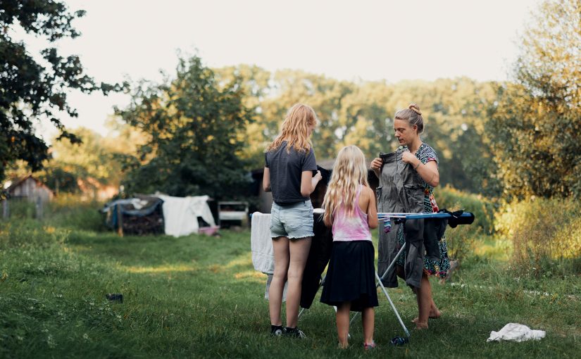 Mutter, Absolventin und Arbeitnehmerin: „Ich lebe auch immer mit dem schlechten Gewissen, für meine Töchter nicht genug da zu sein. Denn natürlich möchte ich jede freie Minute mit ihnen verbringen." (Foto: P. Pollmeier/HSBI)