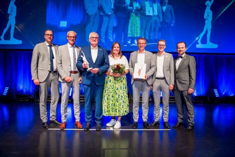 Firmengründer und geschäftsführender Gesellschafter Josef Terhalle wurde von der Oskar-Patzelt-Stiftung beim „Großen Preis des Mittelstandes“ mit der höchsten Auszeichnung zum „Premier“ ausgezeichnet. (Foto: Terhalle Holding GmbH & Co. KG )