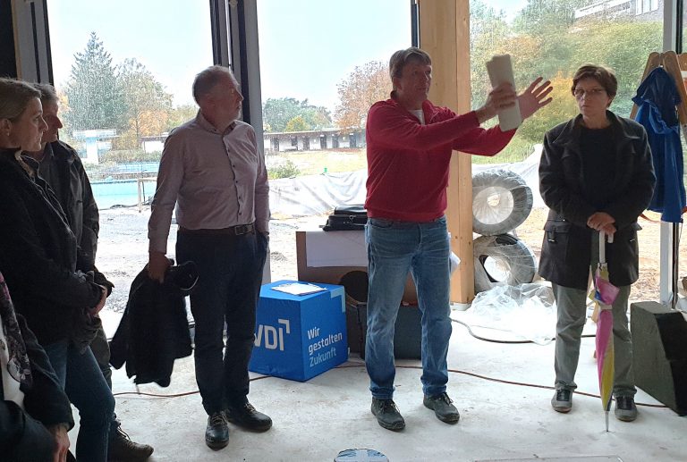 Olrik Meyer, Fachbereichsleiter Umwelt, Nachhaltigkeit und Mobilität, Dr. Ingo Möller, Projektkoordination Klimaerlebniswelt (Foto: VDI OWL)