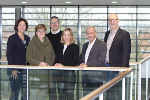 Das neue Vorstandsteam: Anke Zillmann (v.l., Vorsitzende), Beisitzerin Anja Pötz (Beisitzerin), Jörg Wilde (stellv. Vorsitzender), Maren Fischer (stellv. Vorsitzende), Ehrenvorsitzender Karl-Heinz Wange und Geschäftsführer Georg Ilskens. Es fehlt der Ehrenvorsitzende Thomas Sprehe. (Foto: Wirtschaftsclub)