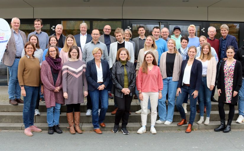 Beim Fachgespräch des Forschungsverbundes Kinder- und Jugendsport NRW an der Universität Paderborn diskutierten Experten aus Wissenschaft, Politik und organisiertem Sport über die Qualität von Bewegung, Spiel und Sport im Ganztag. (Foto: Heiko Appelbaum)