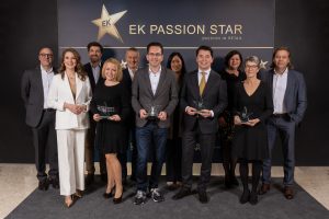 Hintere Reihe (v.l.n.r.) Martin Richrath (EK Retail), Martin Eras (Barnhouse Naturprodukte), Klaus Schmelzeisen (Handelsexperte), Johanna Graef (Graef), Dr. Claudia Wasser (Trend & Style), Reto Vanoli (Vanoli AG) Vordere Reihe: Mara Bergmann (Moderatorin), Teresa Heiniger (Tavola GmbH), Oliver Dassinger (Gottfried Rüther GmbH & Co. KG.), Amin Usman (Voorhoeve & Dietrich Rozenbeek B.V.), Barbara Vanoli (Vanoli AG) (Foto: EK)