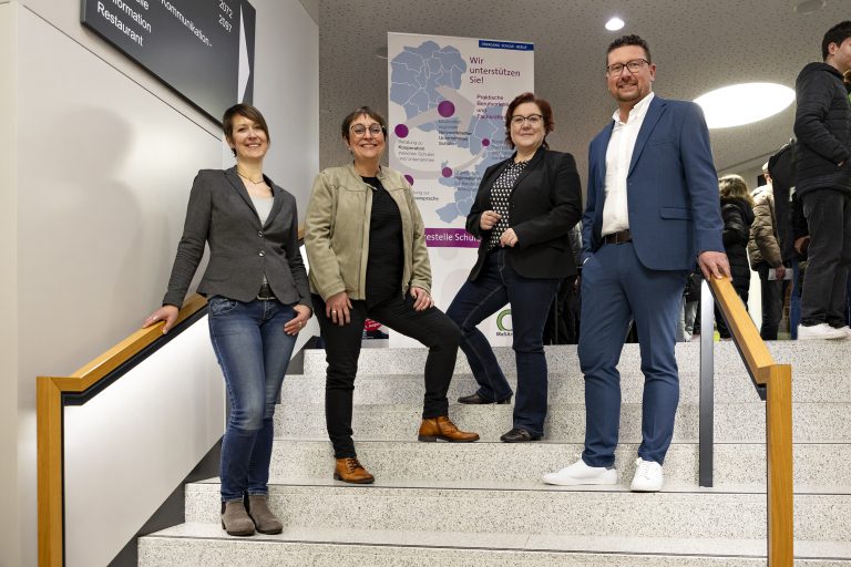 Freuen sich über eine gelungene Veranstaltung (von links): Christine Kammler, Studienberaterin Zentrale Studienberatung, Susanne Steininger, Bereichsleiterin MaßArbeit, Erste Kreisrätin Bärbel Rosensträter und MaßArbeit-Vorstand Lars Hellmers (Foto: MaßArbeit / Miriam Loeskow-Bücker )