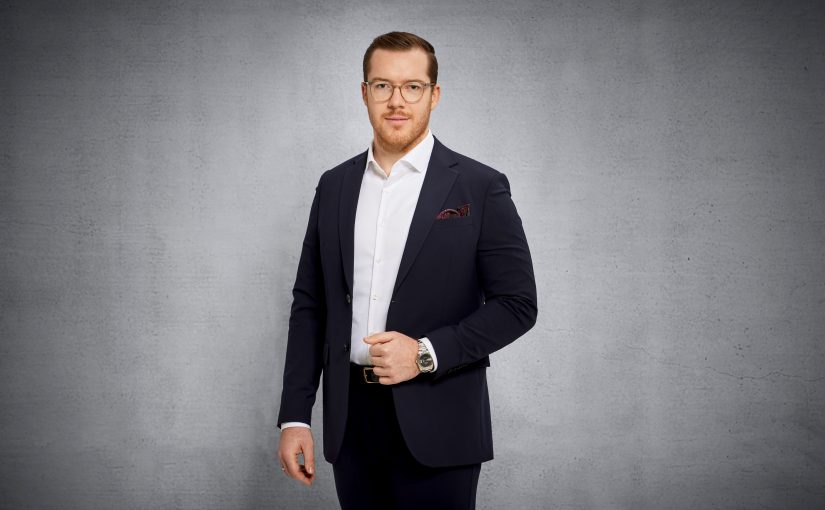 Geschäftsführer Felix Wolf will mit dem achelos-Expertenteam und Partnerunternehmen nachhaltig wachsen. Die Marktchancen im Bereich Cybersecurity, digitales Identitätsmanagement und eSIM-Management sehen mehr als gut aus. (Foto: achelos GmbH)