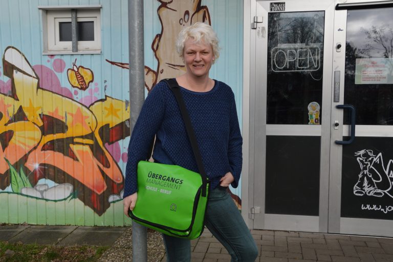 Ausbildungslotsin Kristina Flaßpöhler liebt an ihrem Job vor al-lem die enge Begleitung von Jugendlichen über einen längeren Zeitraum. (Foto: MaßArbeit)