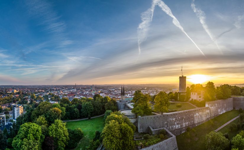 Bielefeld wird als Hotelstandort durch die zentrale Lage in Deutschland immer begehrter. Die starke lokale Wirtschaft bleibt dabei der Hauptgrund für die Aufwärtsentwicklung. (Foto: Teutoburger Wald Tourismus | D. Ketz)