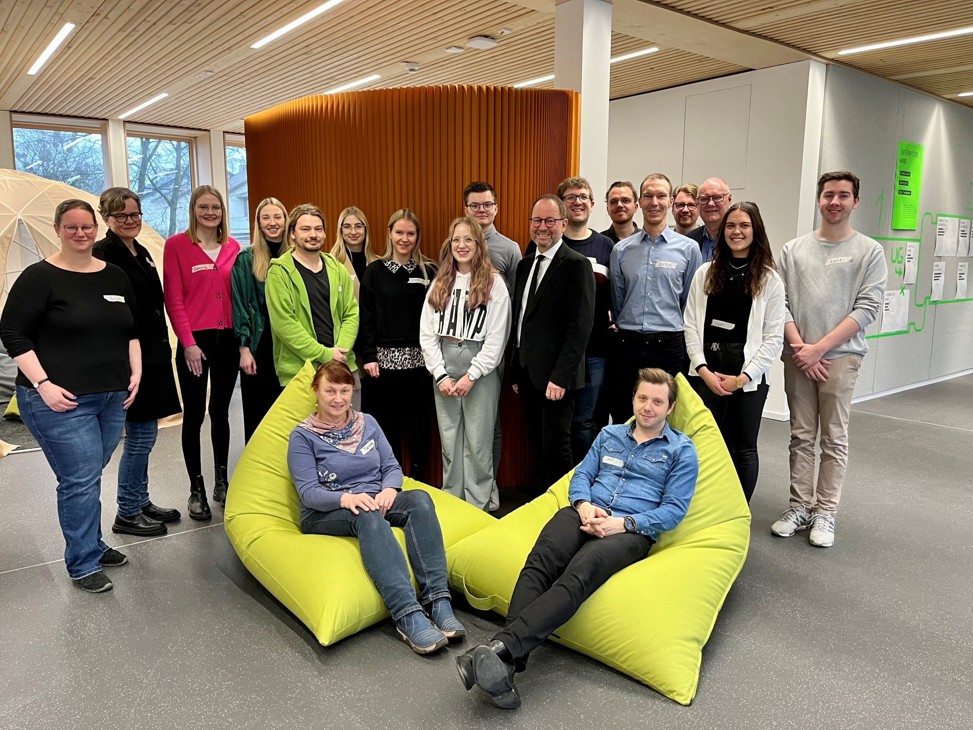 Die Macher:innen des Ideensprints Lippe 2024 – ein engagiertes Team für innovative Lösungen und eine starke Heimatregion. (Foto: Landesverband Lippe)
