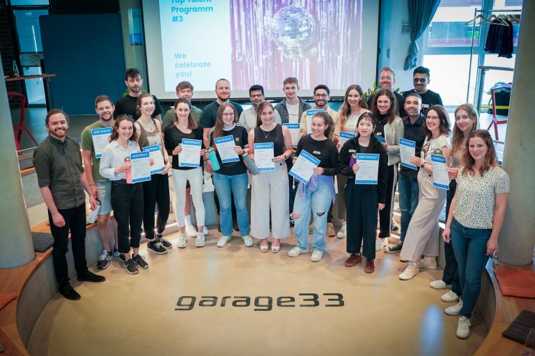 Networking und Zertifikatsverleihung waren zentrale Elemente beim Abschlussevent des Top Talent Programms 2023 (Foto: Universität Paderborn, garage33)