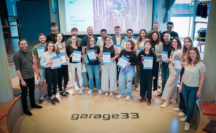Networking und Zertifikatsverleihung waren zentrale Elemente beim Abschlussevent des Top Talent Programms 2023 (Foto: Universität Paderborn, garage33)