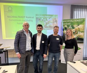 Freuten sich über das große Interesse (v.li.): Thomas Serries, Leiter des WIGOS-UnternehmensService, Berater Samuil Simeonov sowie André Schulenberg (WI-GOS-UnternehmensService) und Imke Brockmann, bei der WIGOS verantwortlich für das Thema Nachhaltigkeit. (Foto: WIGOS)