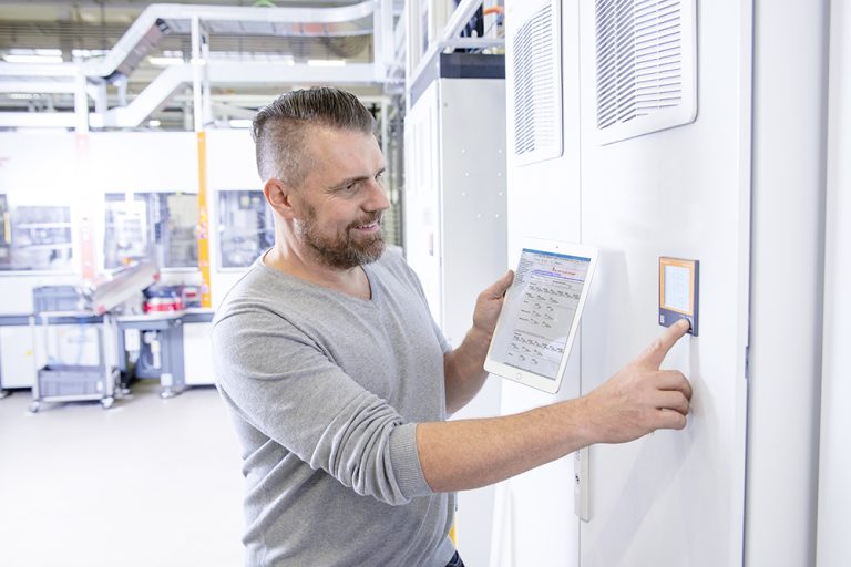 ResMa® sammelt zentral Daten über Connectoren und bietet eine Reihe intelligenter Auswerte- und Visualisierungsmöglichkeiten (Foto: Weidmüller)