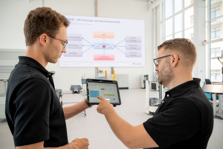 MES HYDRA X in der Elbfabrik in Magdeburg (Bildquelle: Fraunhofer IFF / Andreas Lander)