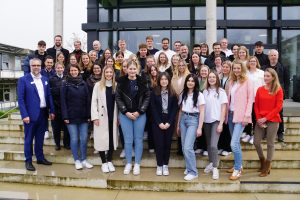 Vertreter/innen der am Career-Day-Teilnehmer (Foto: Hanse Berufskolleg)