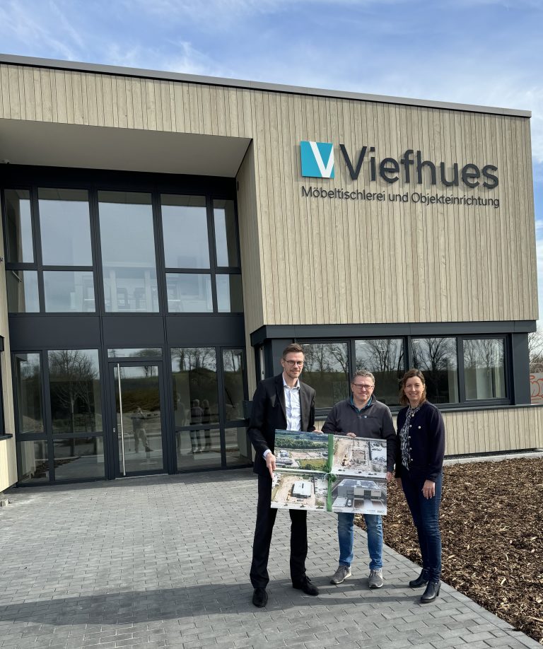 v.l.n.r. Ingo Niehaus, Volker Viefhues, Gisela Horstmann (Foto: EWG Rheine)