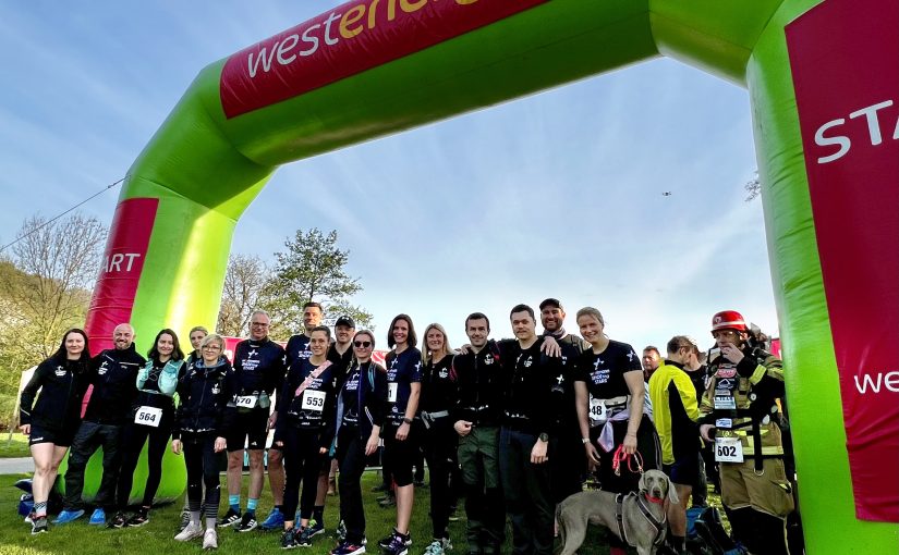 Wortmann SHOEting STARS mit Hündin Tilda kurz vor dem Start der 50 km (Foto: Wortmann KG)