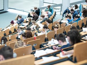 Die Studierenden der TH OWL bescheinigen ihrer Hochschule beste Studienbedingungen. (Foto: TH OWL)