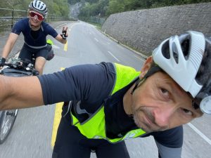 „Wir sind zwei Radfahr-Enthusiasten“, erklären Prof. Dr. Kathrin Loer und Prof. Dr. Karsten Morisse. Die radbegeisterte Professorin und Professor riefen gemeinsam die 24-Stunden Radchallenge „Pedal4Progress“ ins Leben, um ihr Hobby mit einem guten Zweck zu verbinden. (Foto: Privat)