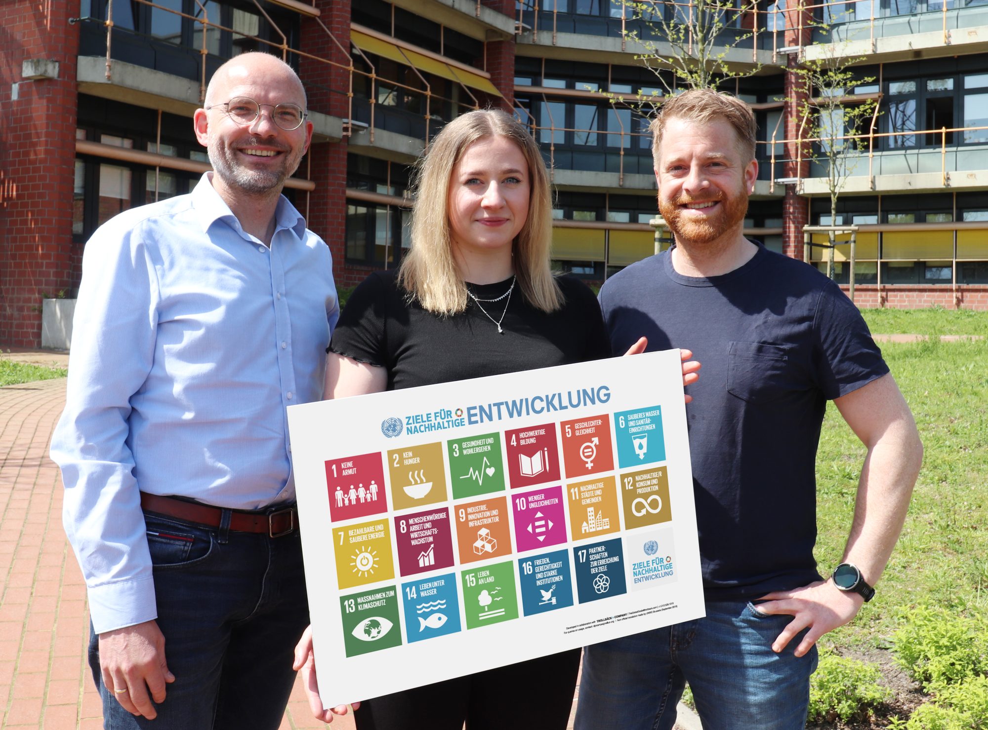 WIGOS-Geschäftsführer Peter Vahrenkamp (v. li.), Imke Brockmann und André Schulenberg, verantwortlich für die SDG-Scouts bei der WIGOS, sind gespannt auf die Ideen der SDG-Scouts. (Foto: Eckhard Wiebrock)