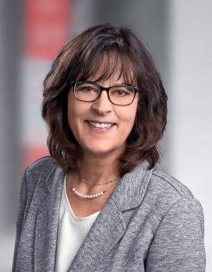 Brigitte Dörhöfer, Leiterin, informierte über die Arbeitsschwerpunkte 2023 der Verbraucherzentrale in Detmold. (Foto: Verbraucherzentrale NRW)